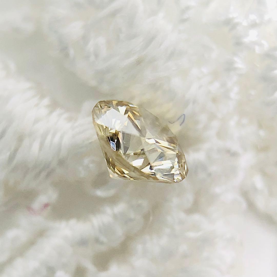 アクセサリー 0.232ct Light Brownish Yellow VS-2 VG