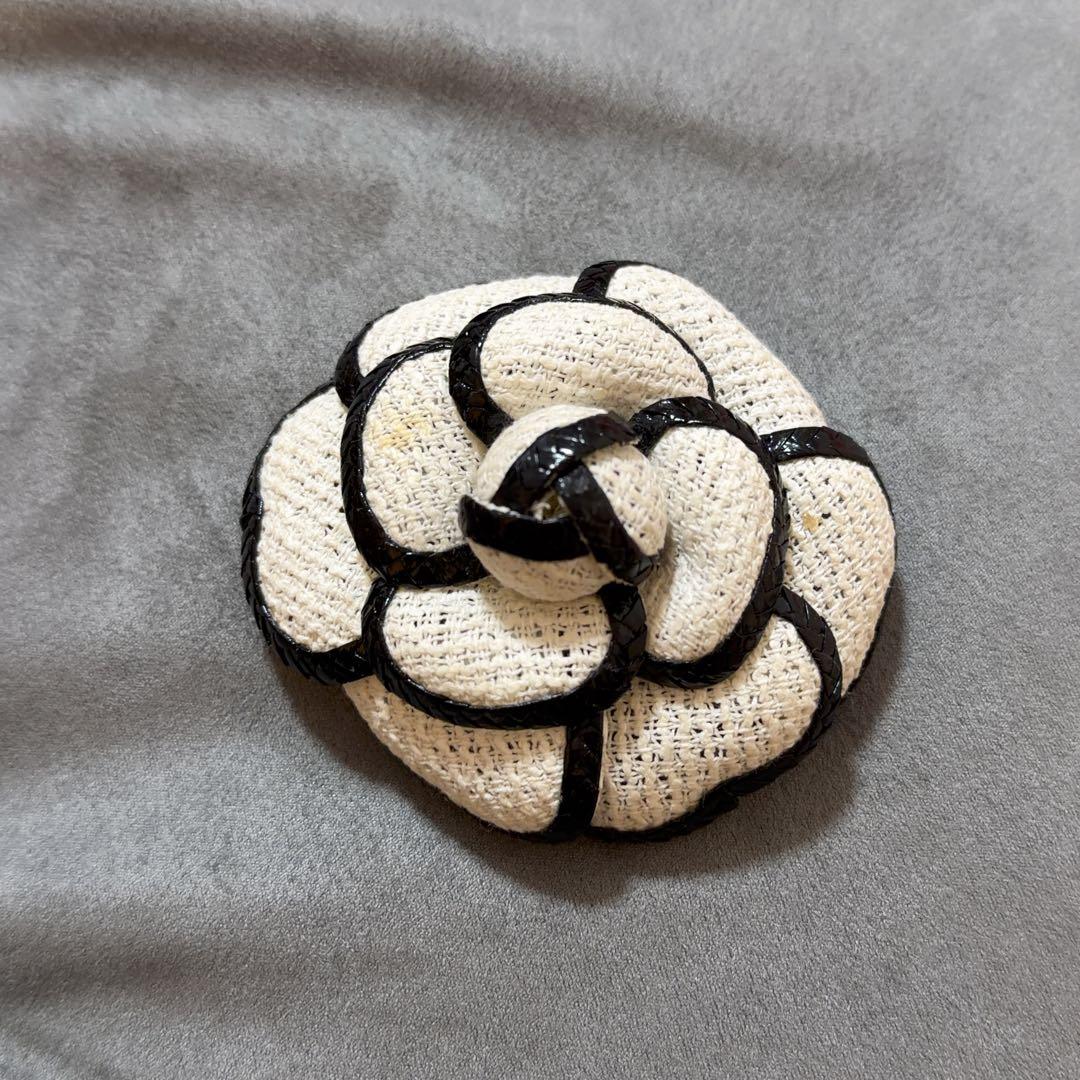 シャネル　CHANEL 　カメリア コサージュ　ブローチ