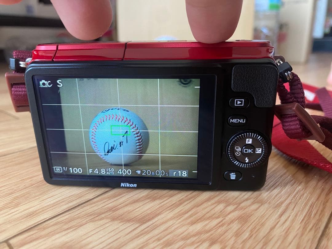 Nikon 1 S1 レッド 10-30mmレンズ付き