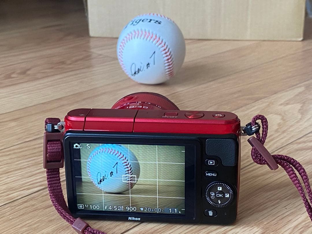 Nikon 1 S1 レッド 10-30mmレンズ付き