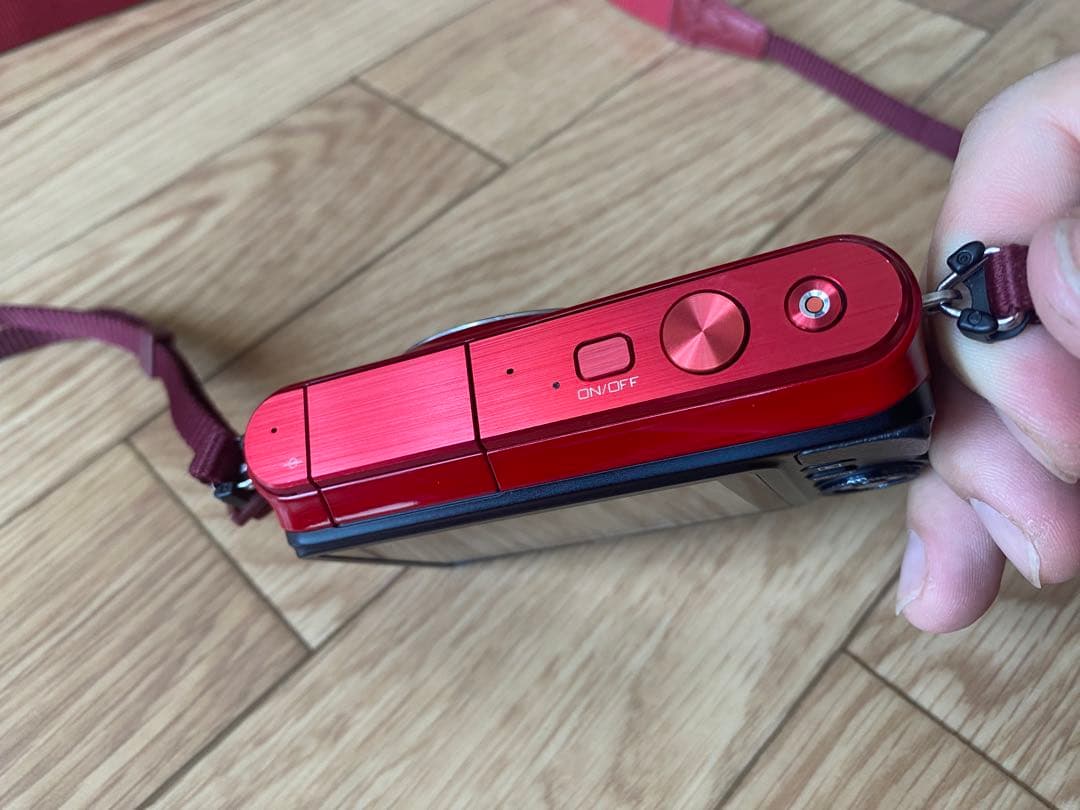 Nikon 1 S1 レッド 10-30mmレンズ付き