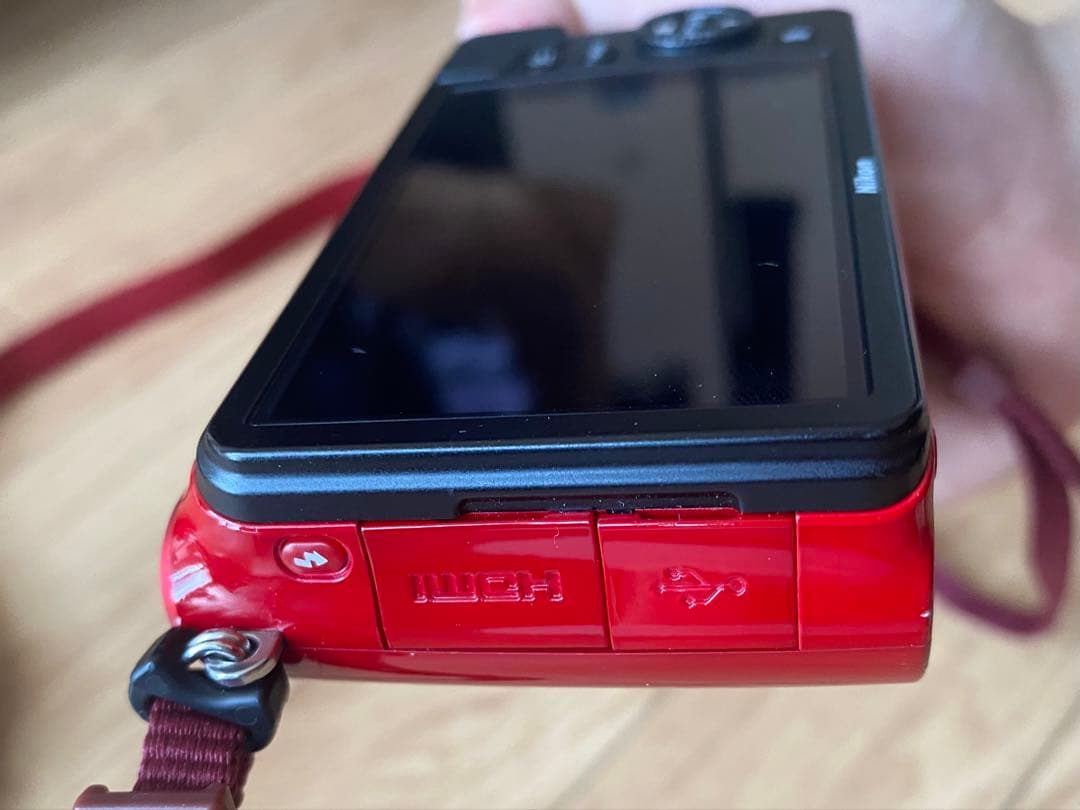 Nikon 1 S1 レッド 10-30mmレンズ付き