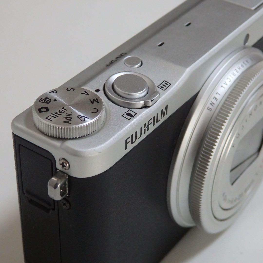 フジフイルム XQ2 シルバー FUJIFILM 動作確認済み
