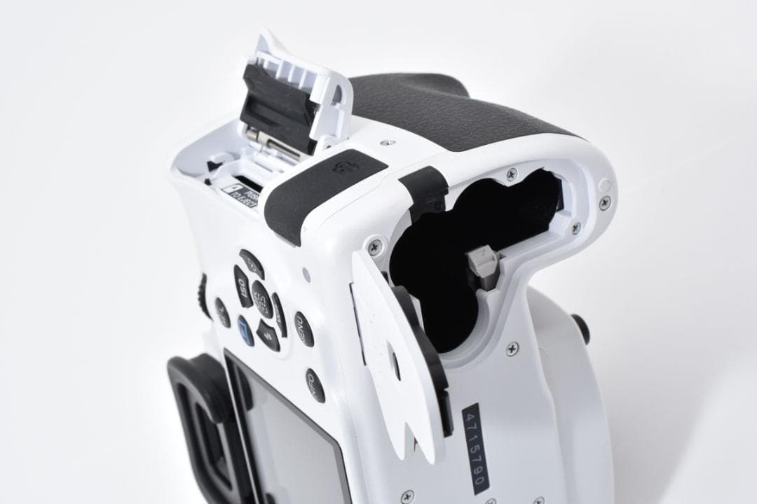 ペンタックス PENTAX K-50 レンズセット 《 黒死病対策済み 》