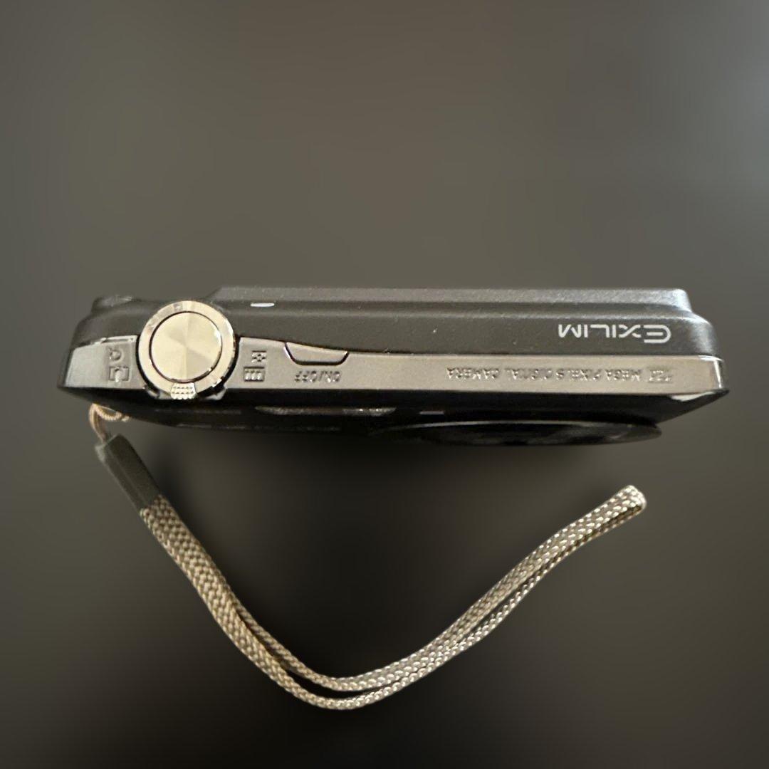 【美品】CASIO 薄型デジカメ「EXILIM ZOOM EX-Z330」