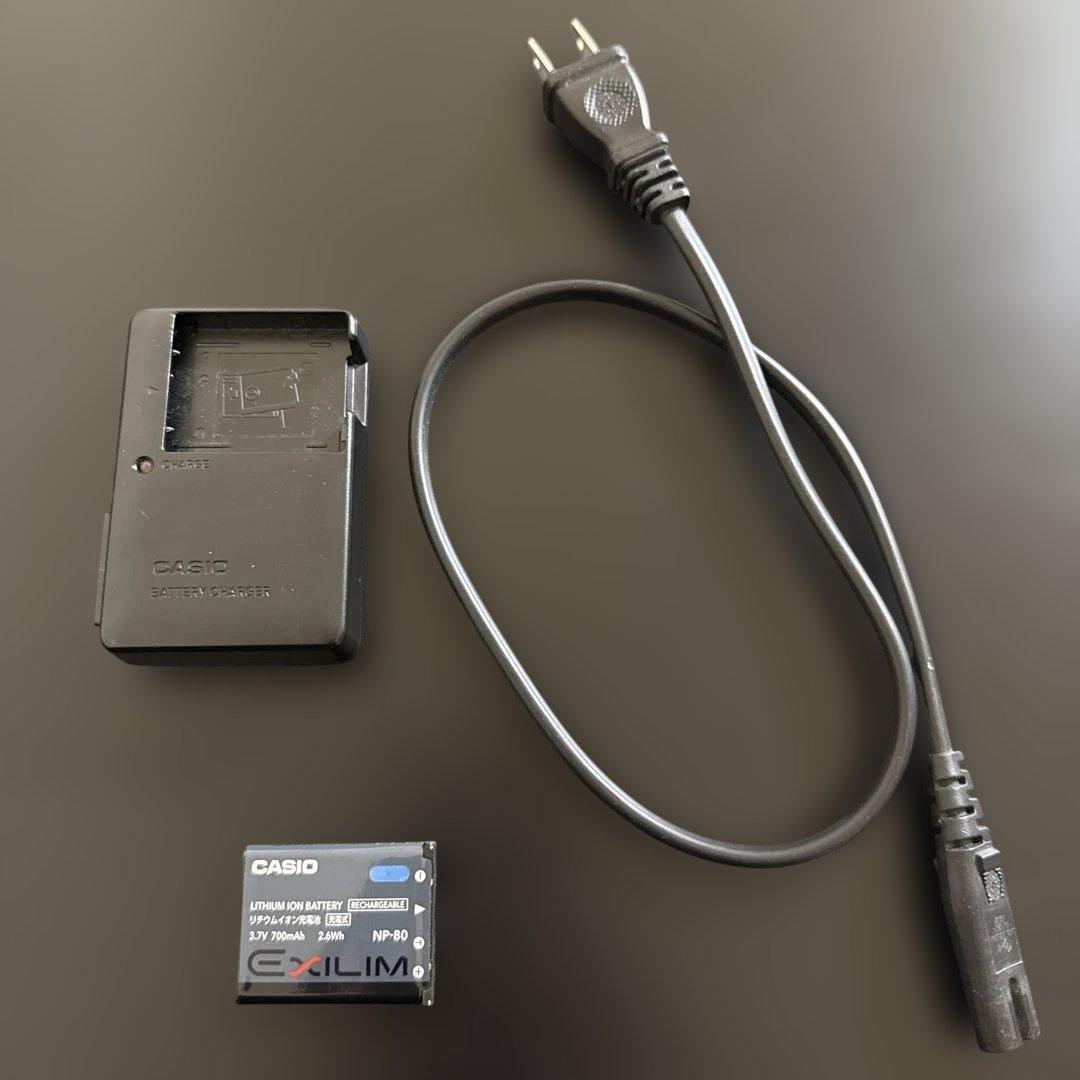 【美品】CASIO 薄型デジカメ「EXILIM ZOOM EX-Z330」