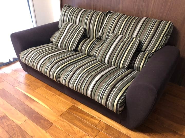 【ニトリ】3人用布張りスペイン製ソファ