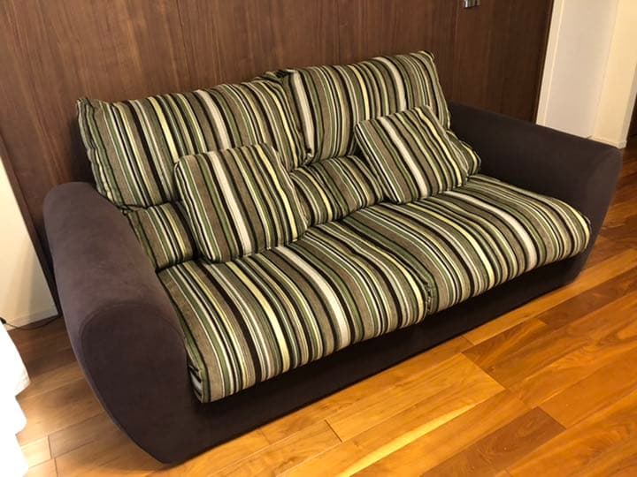 【ニトリ】3人用布張りスペイン製ソファ