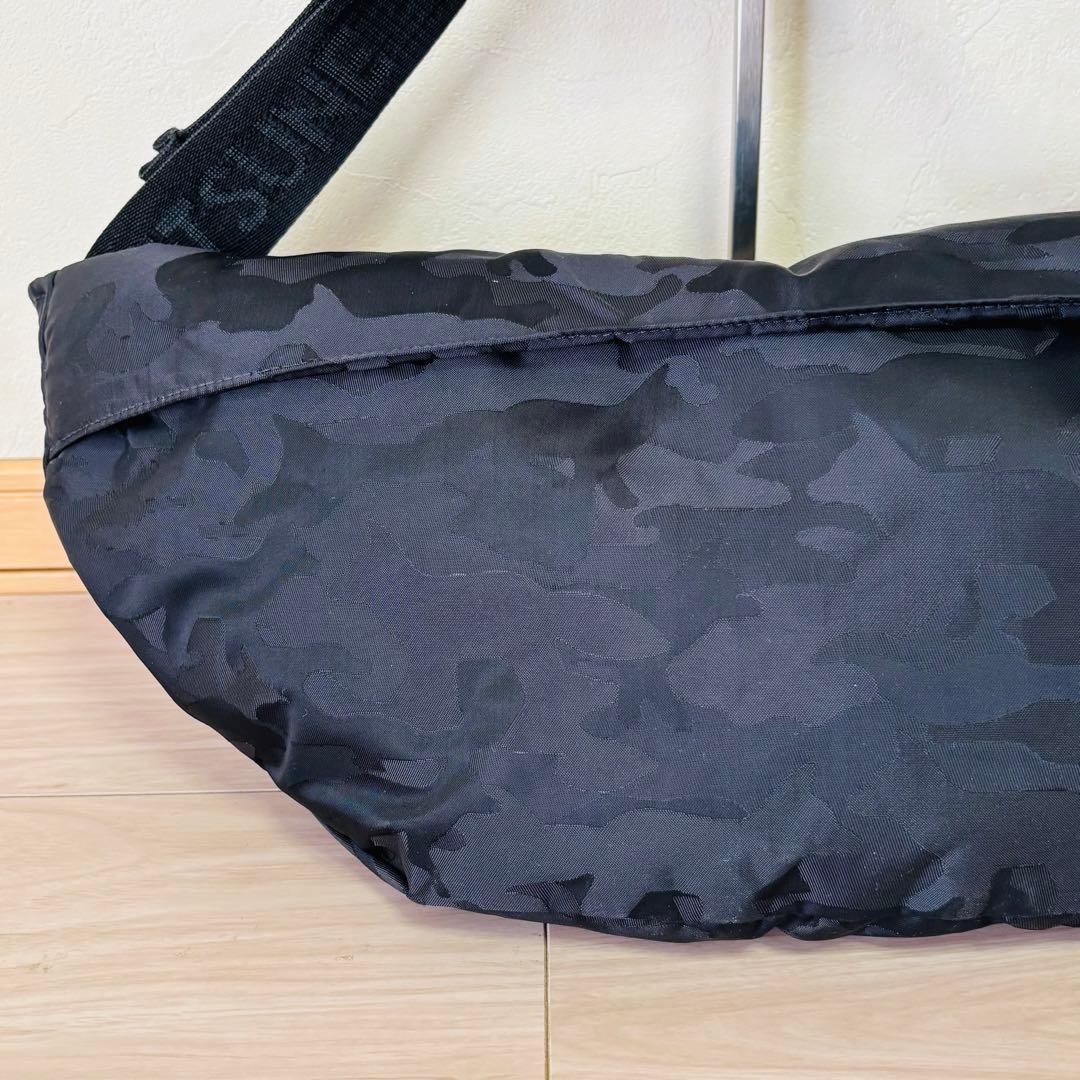 MAISON KITUSNE メゾンキツネ EASTPAK コラボ ボディバック