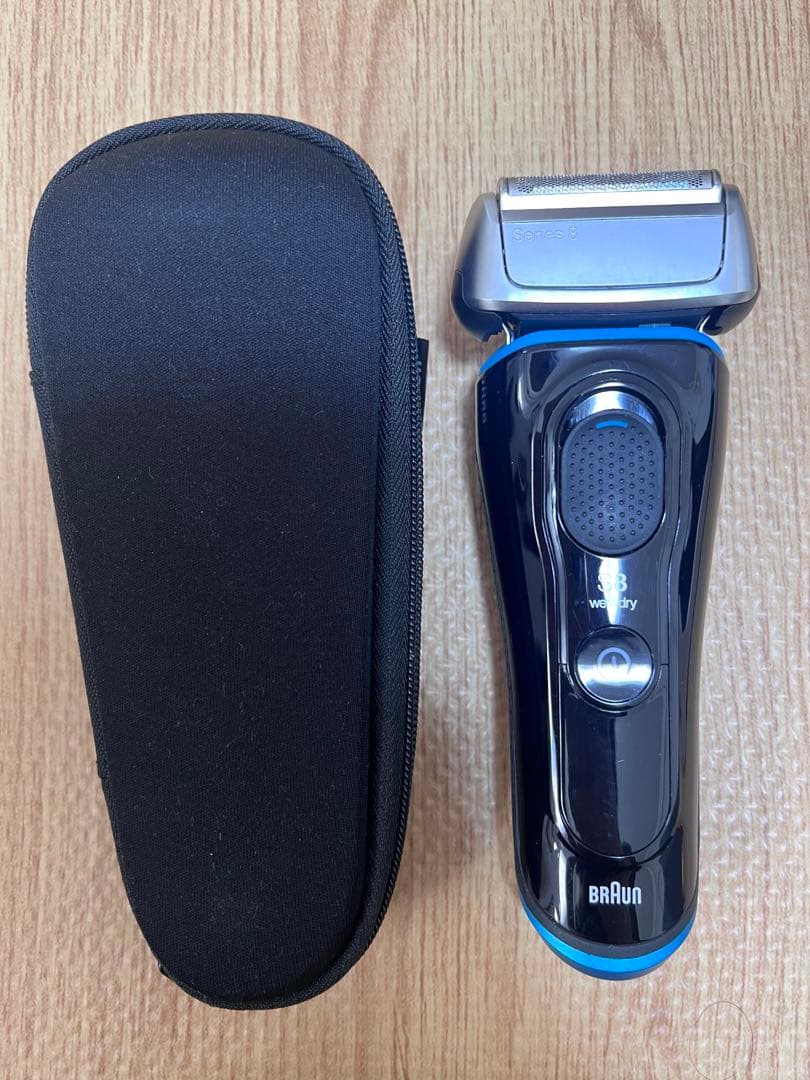試し使用のみ BRAUN Series 8 メンズシェーバー　洗浄液付