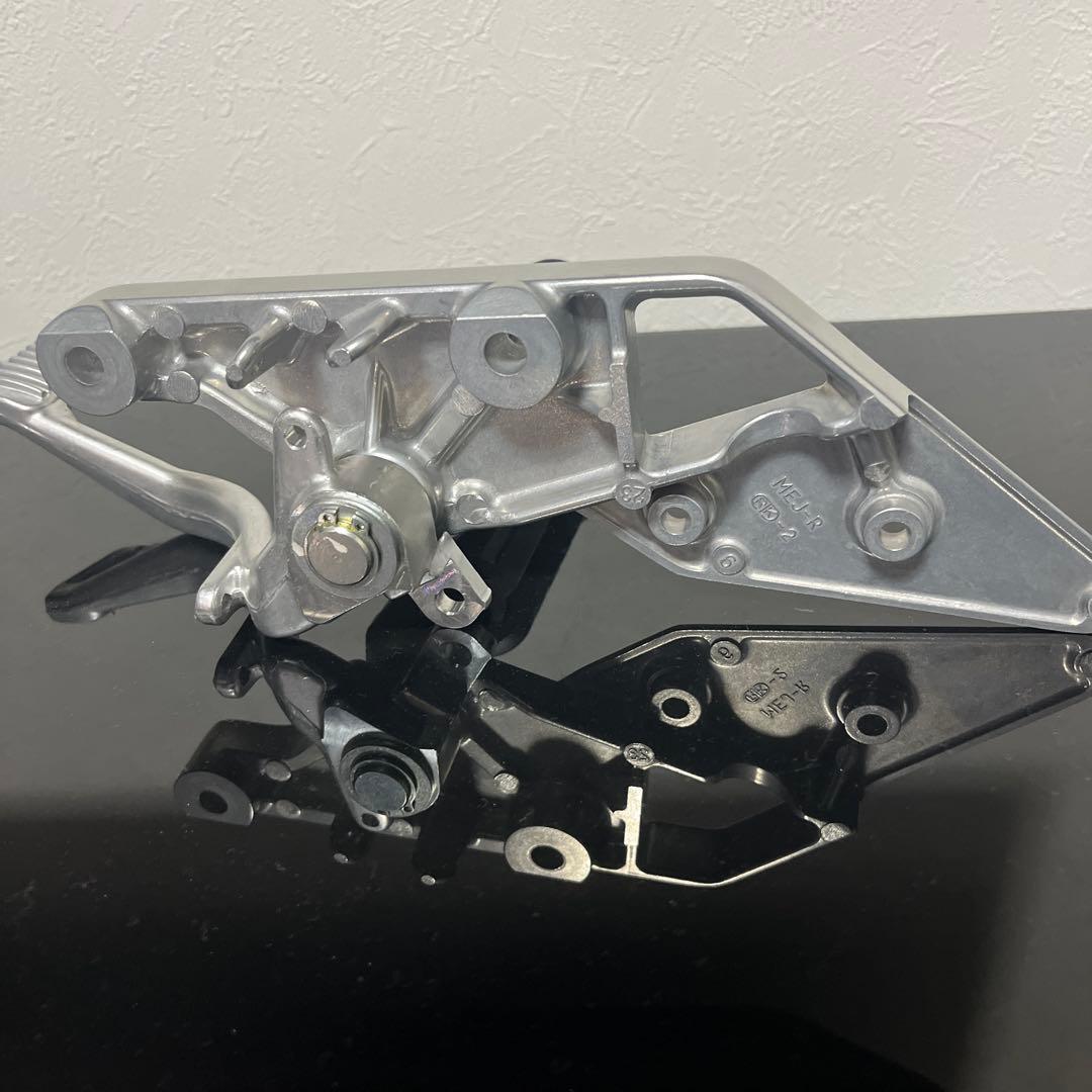 CB1300SC54 ホンダ純正ステップ左右ボルト他新車外し美品cb1300