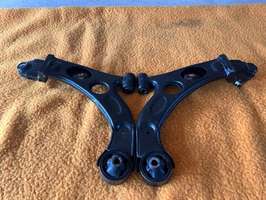 t*i様 ダイハツ エッセ L235S 加工ロアアーム