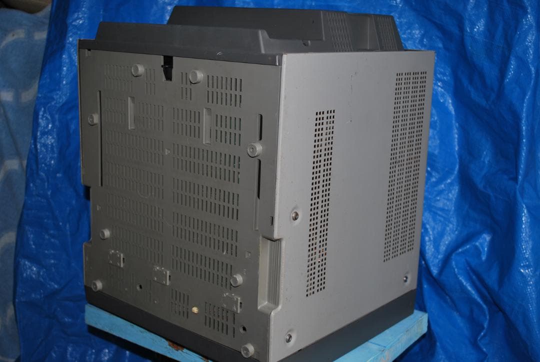 ソニー業務用カラーモニターPVM-14M1jジャンク品の出品です。