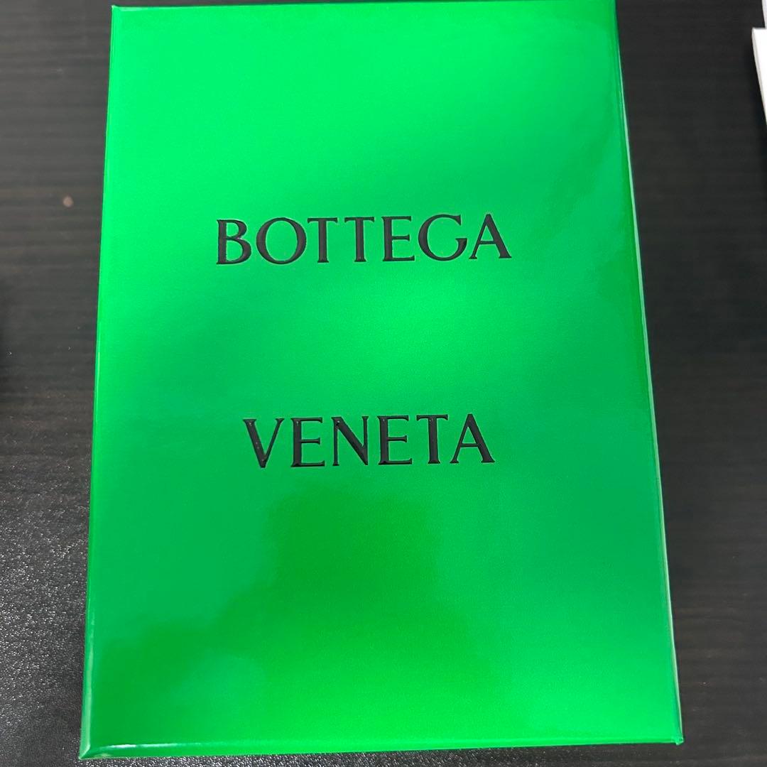 BOTTEGA VENETA 二つ折り財布　ケース付き ブラック