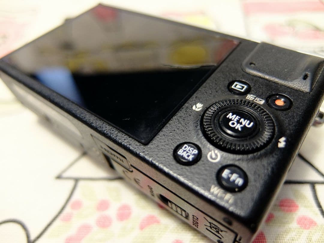 富士フイルム FUJIFILM XQ2 シルバー 中古品