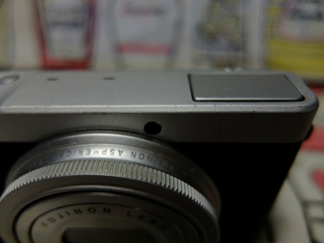 富士フイルム FUJIFILM XQ2 シルバー 中古品