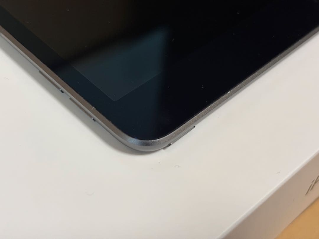 iPad AIR 第3世代 WIFI 64GB （液晶表示むらあり）