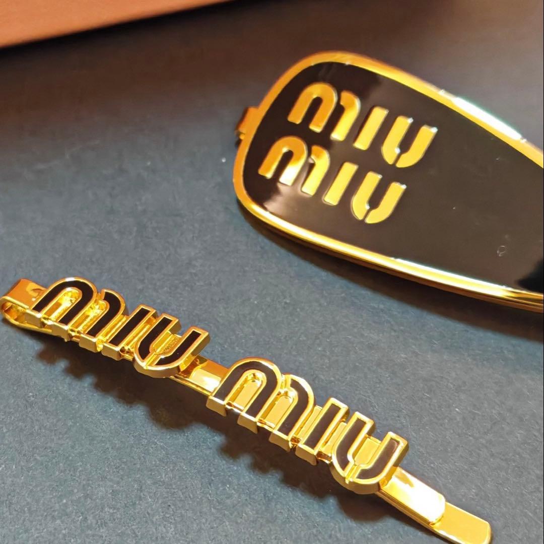 Miu Miu ロゴ入りヘアピン2点セット　美品