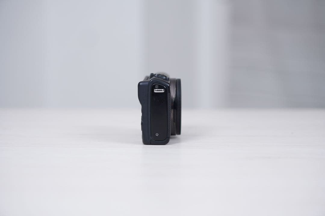 【初心者おすすめ】Canon EOS M100 ダブルレンズキット バッテリー付