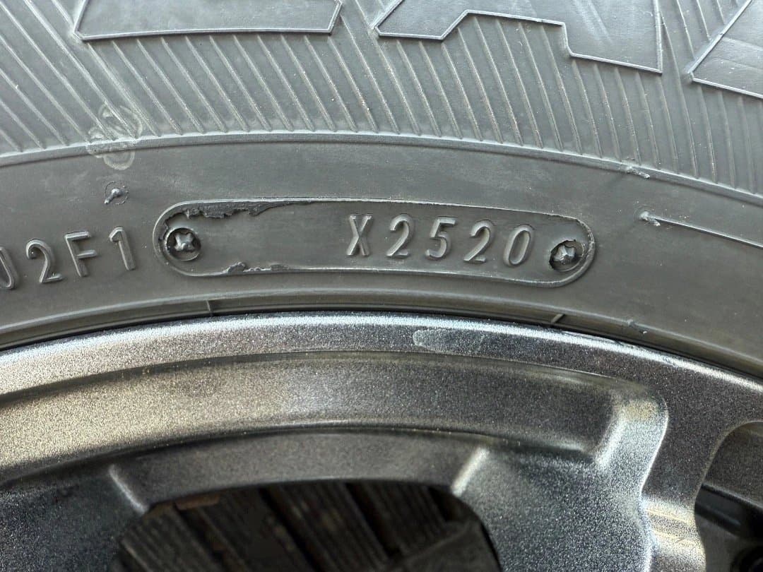値下げ！215/60R16スタッドレスタイヤホイールセット　ヴェゼル等