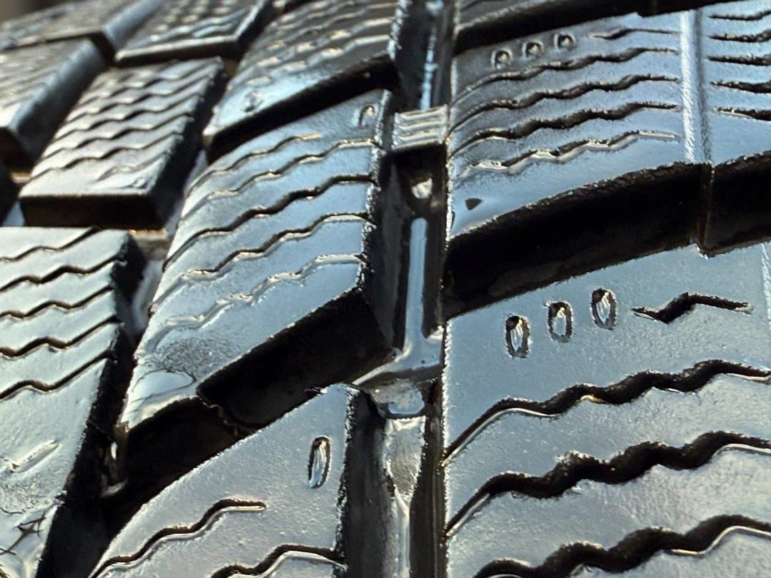 値下げ！215/60R16スタッドレスタイヤホイールセット　ヴェゼル等