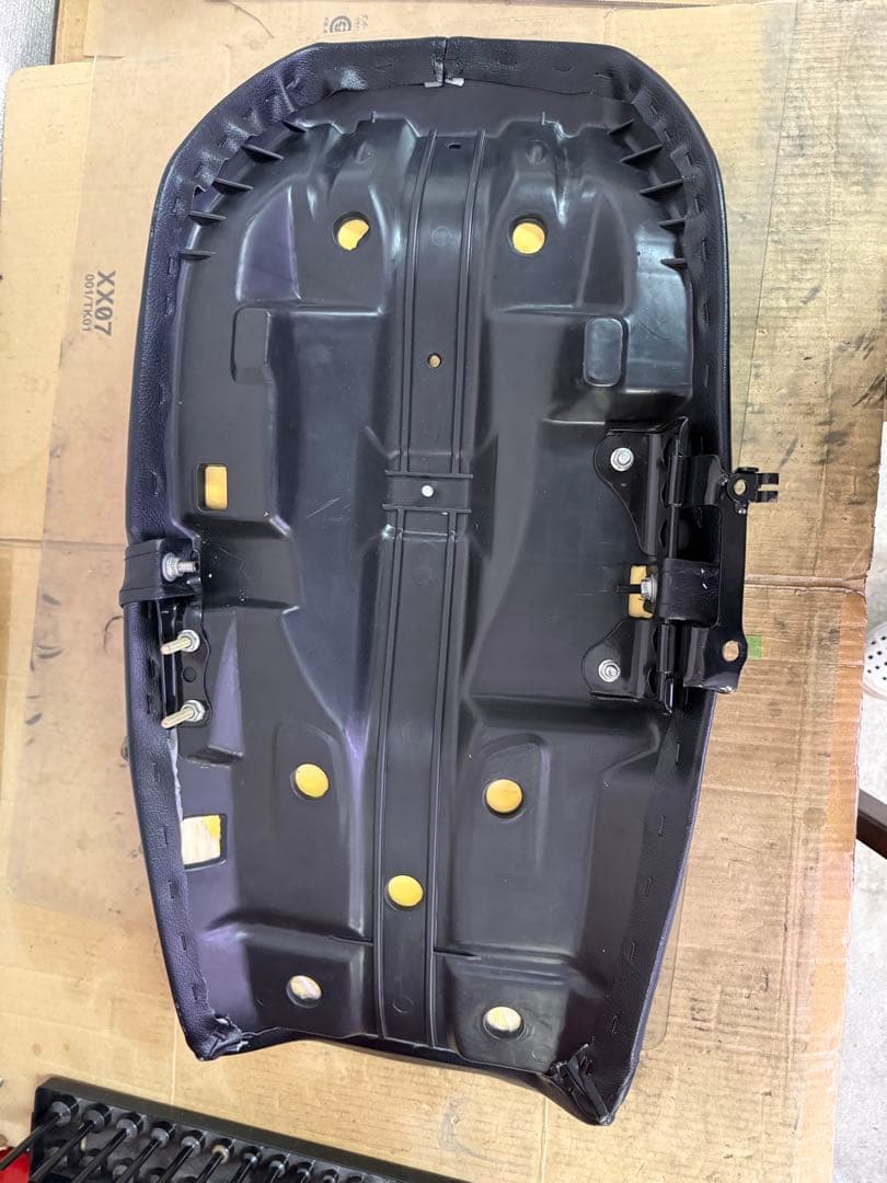 CBX400F 純正シート