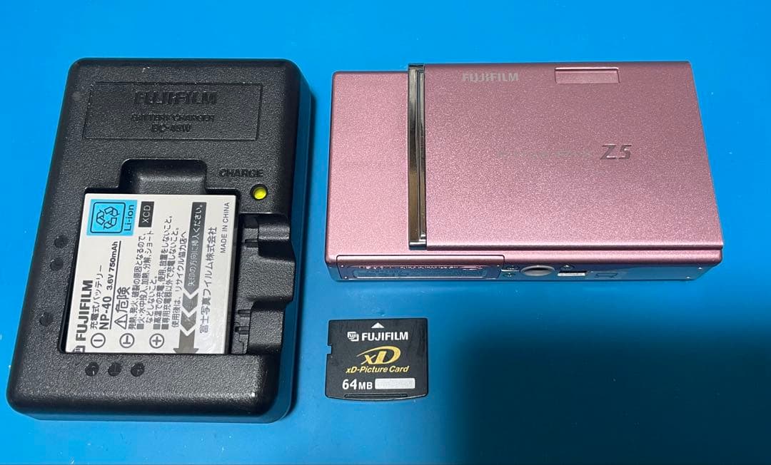 極美品オールドコンデジFUJIFiLM FINEPIX Z5 6.3メガピクセル