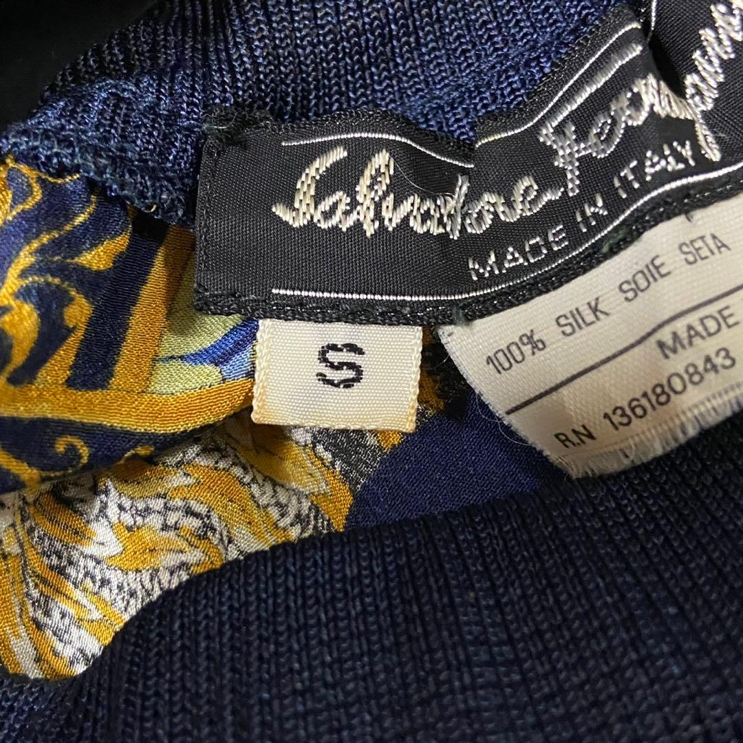 【美品】サルヴァトーレ フェラガモ 総柄 ブラウス ネイビー イエロー Sサイズ
