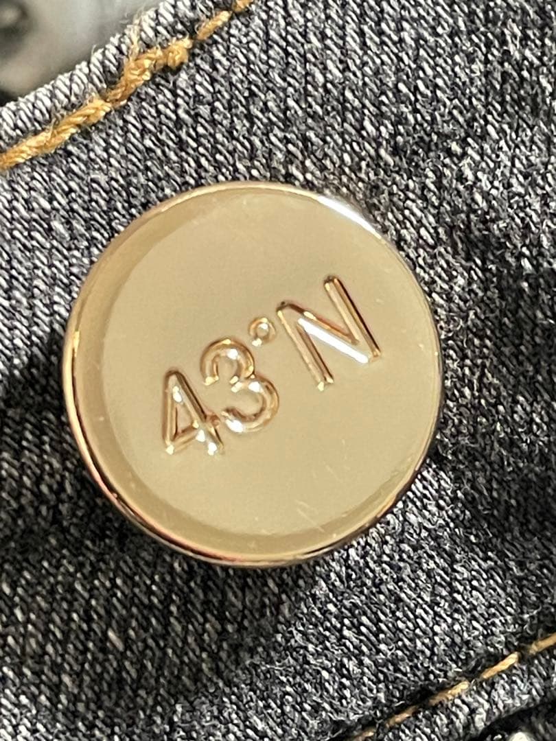 M18238 極美品　アンコキーヌ　43°N刺繍　ストレッチカーヴィーパンツ　L