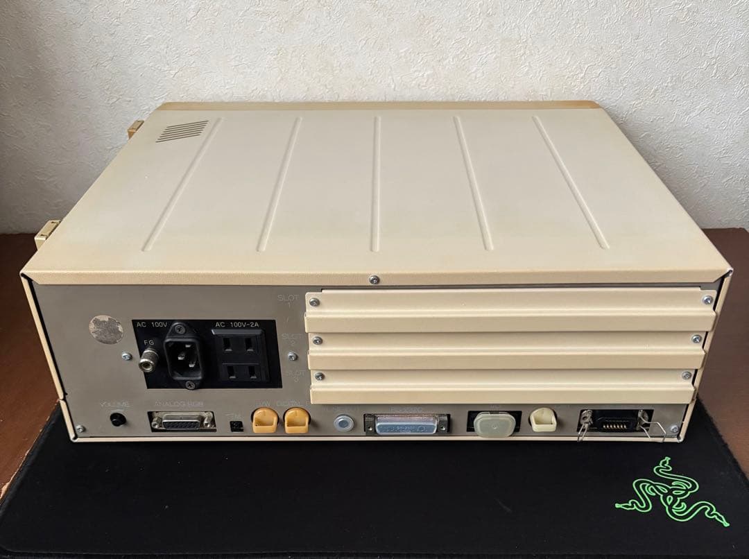 PC-8801mkIISR 本体とキーボード モニター セット 動作品