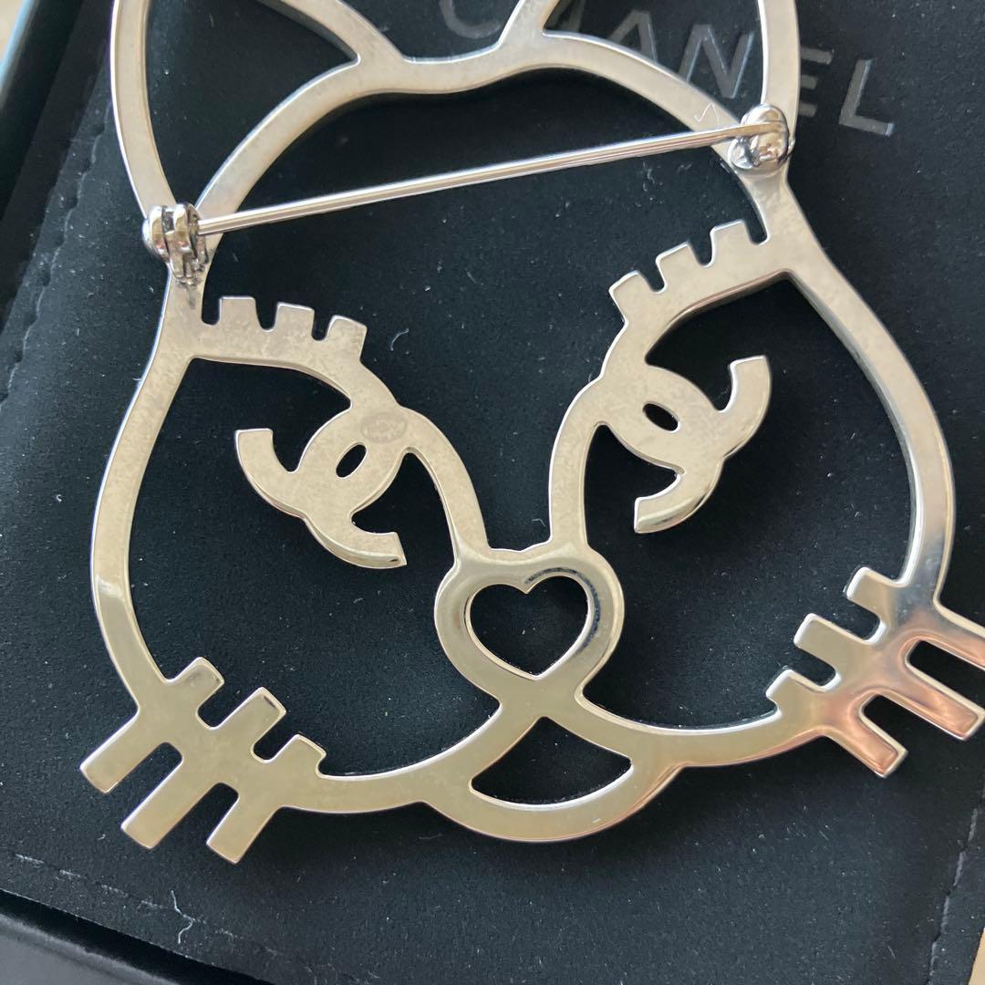 シャネル　ブローチ　シュペット猫