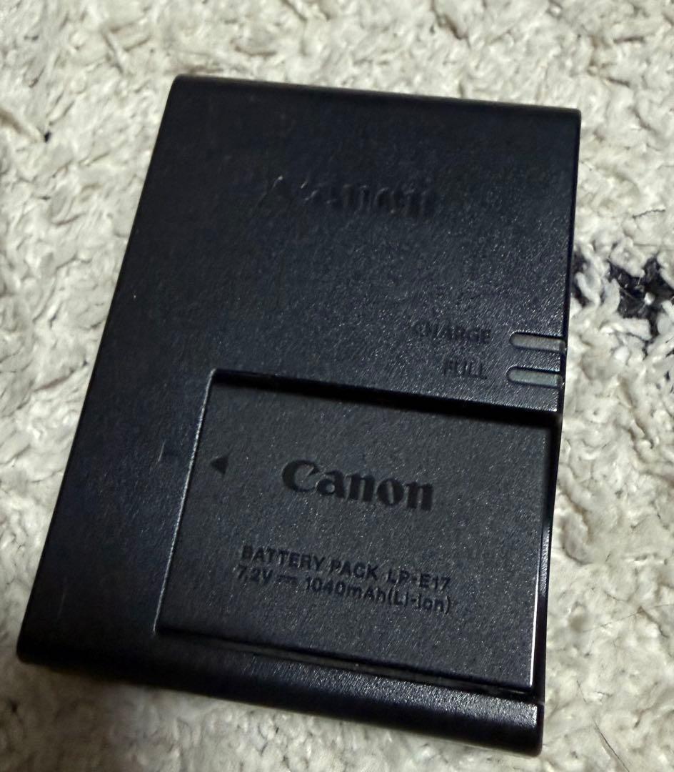 【お得！】Canon EOS kiss x8i ダブルズームキット 箱あり