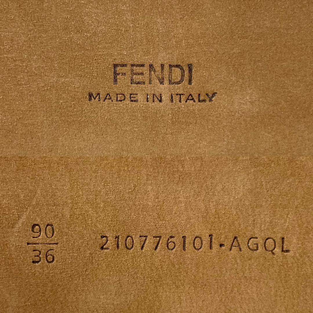 未使用✨ フェンディ FENDI ベルト ズッカ柄 エンボス レザー ネイビー