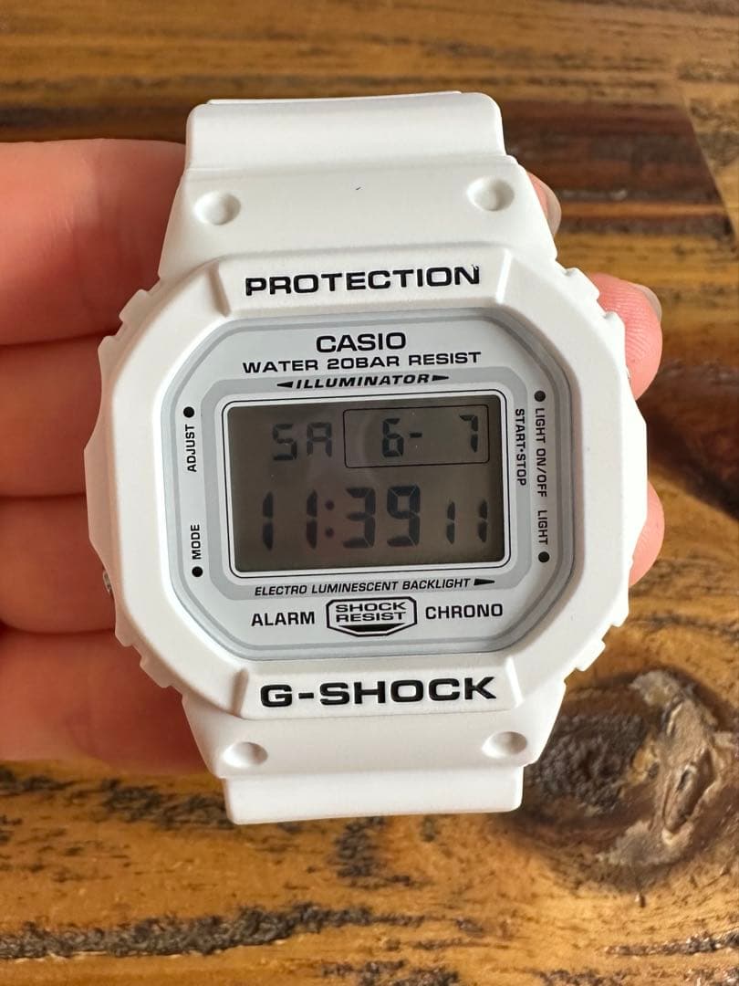時計 CASIO G-SHOCK MP-MGSA5-23 (WHITE)