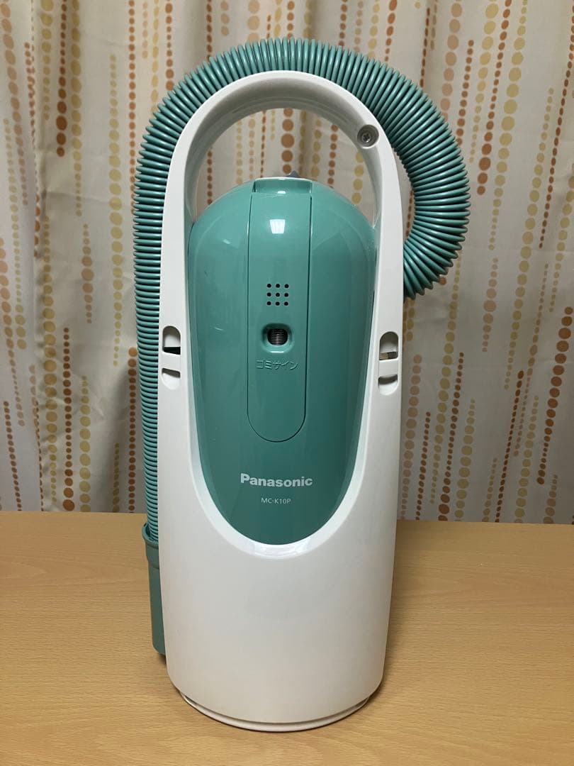 美品●パナソニック電気掃除機MC-K10P￼●純正紙パック8個+すき間ノズル付き