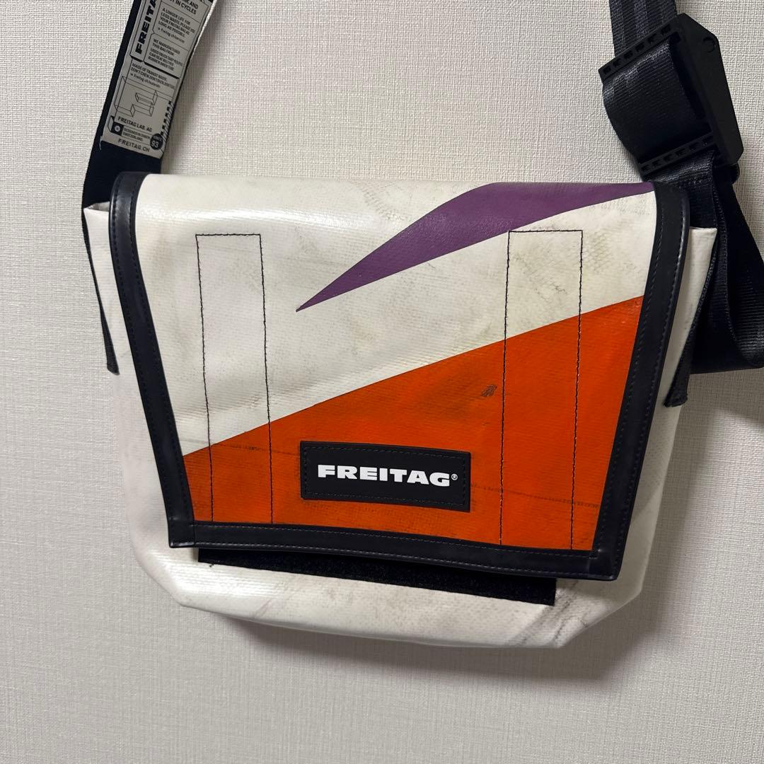FREITAG メッセンジャーバッグ ホワイト/オレンジ/パープル