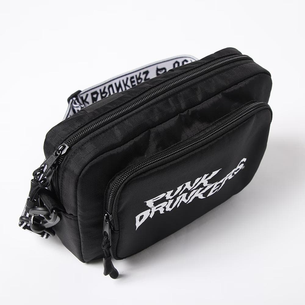 PUNK DRUNKERS パンクドランカーズ ギザロゴショルダーバッグ 黒