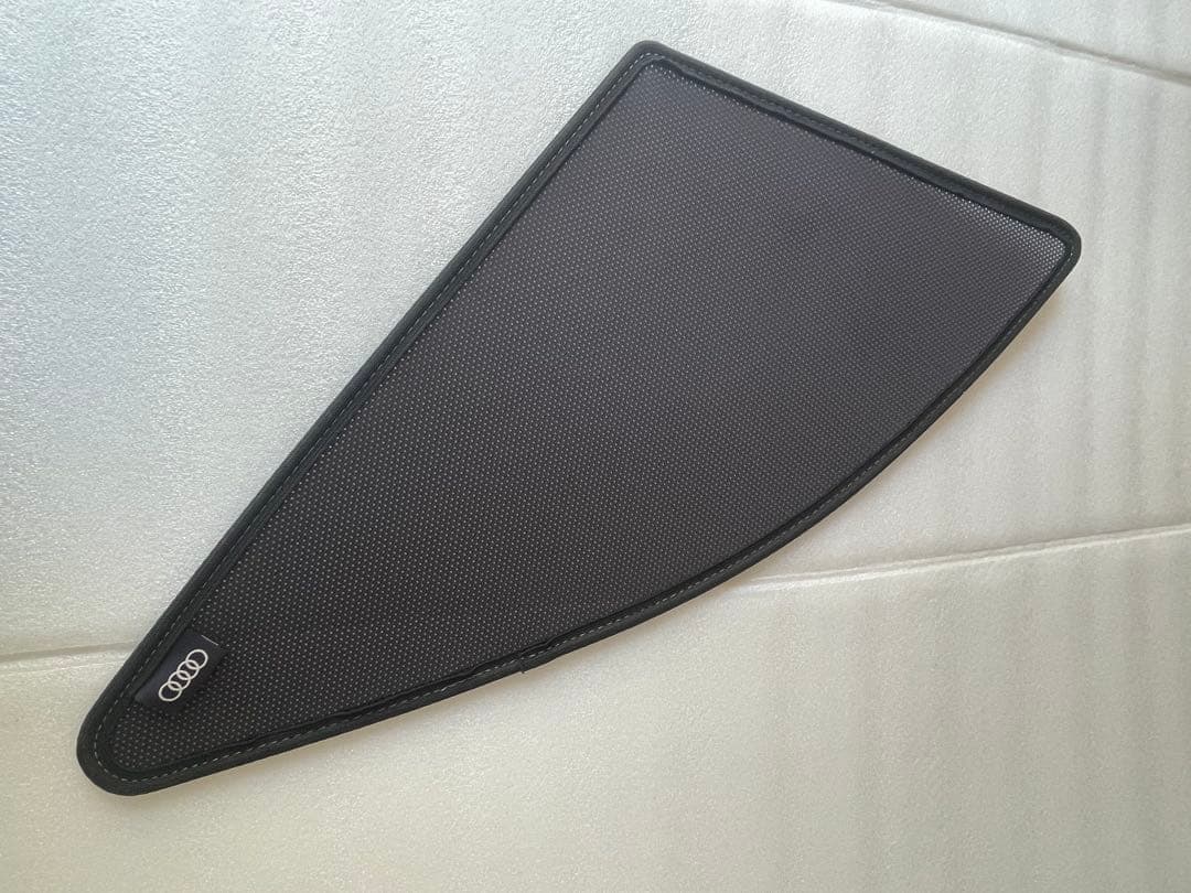 Audi A4 Avant 純正サンシェード