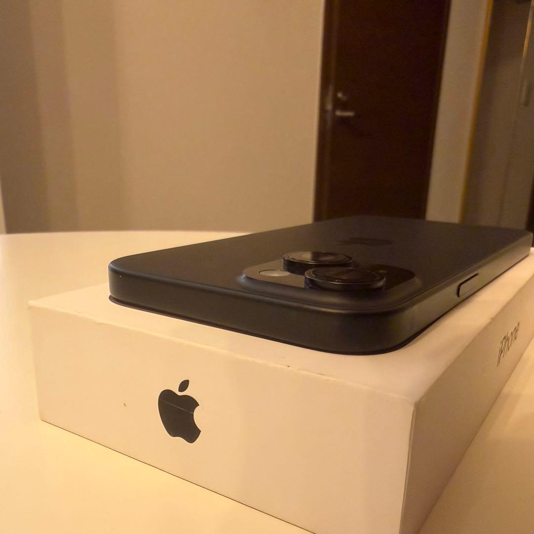 iPhone 15 SIMフリー　ブラック 本体 ガラスフィルム　本革ケース付き