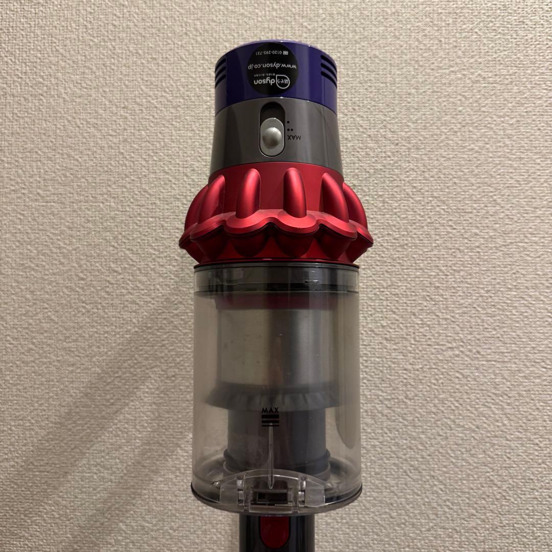ダイソンV10 Fluffy+ 付属品完備 充電器あり 美品