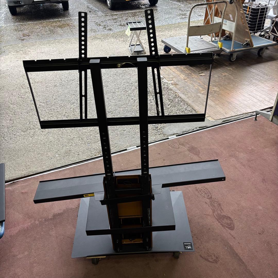 【特価】テレビスタンド　equals v3 棚板、スピーカーバー付き　激安！