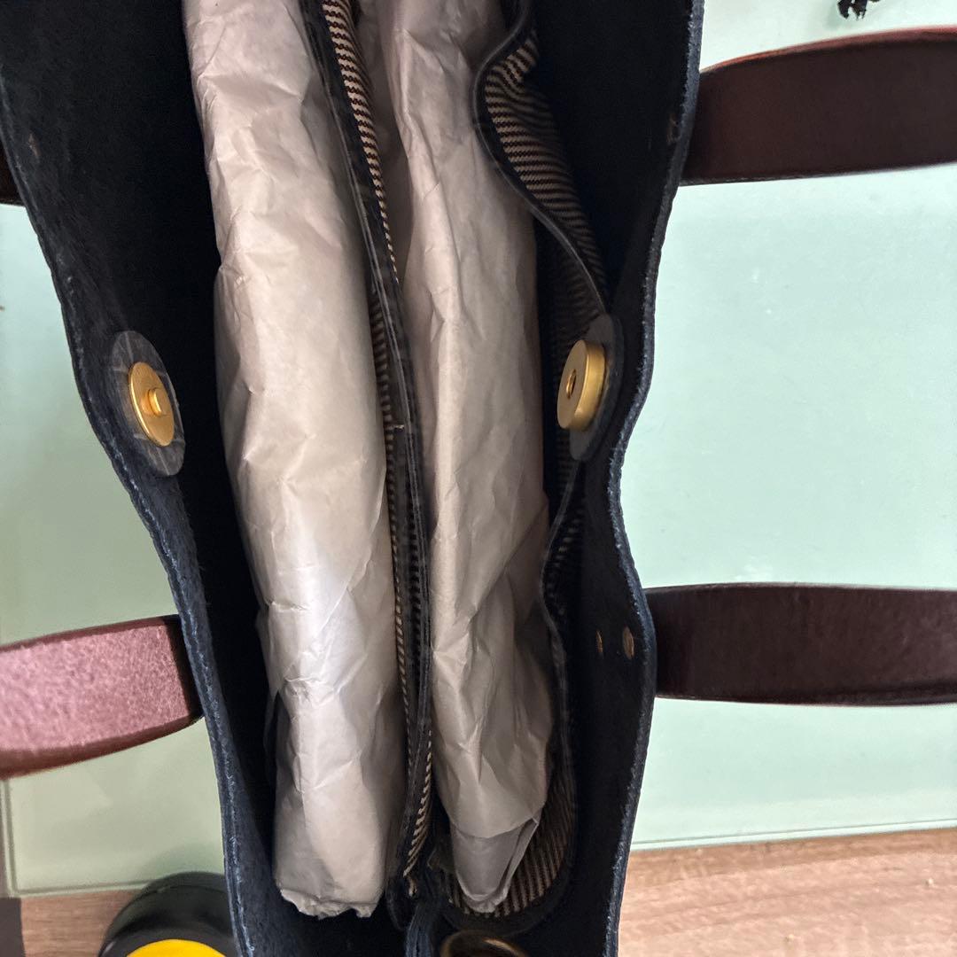 黒のクロコダイル風トートバッグ