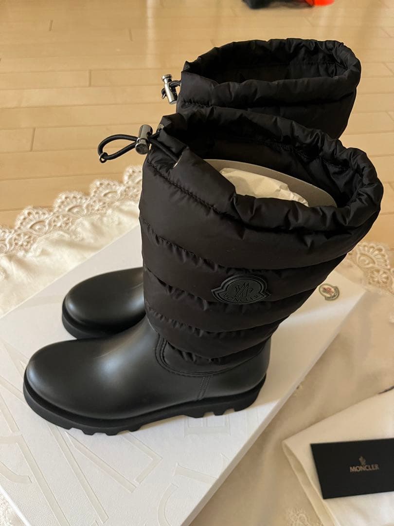 新品　MONCLER 黒 ダウンブーツ 37 新品　レインブーツ　完売