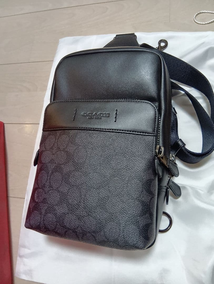 COACH ボディバッグ シグネチャー　革