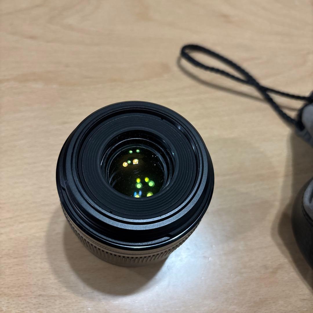 Canon EF-S 60mm f/2.8 マクロレンズ