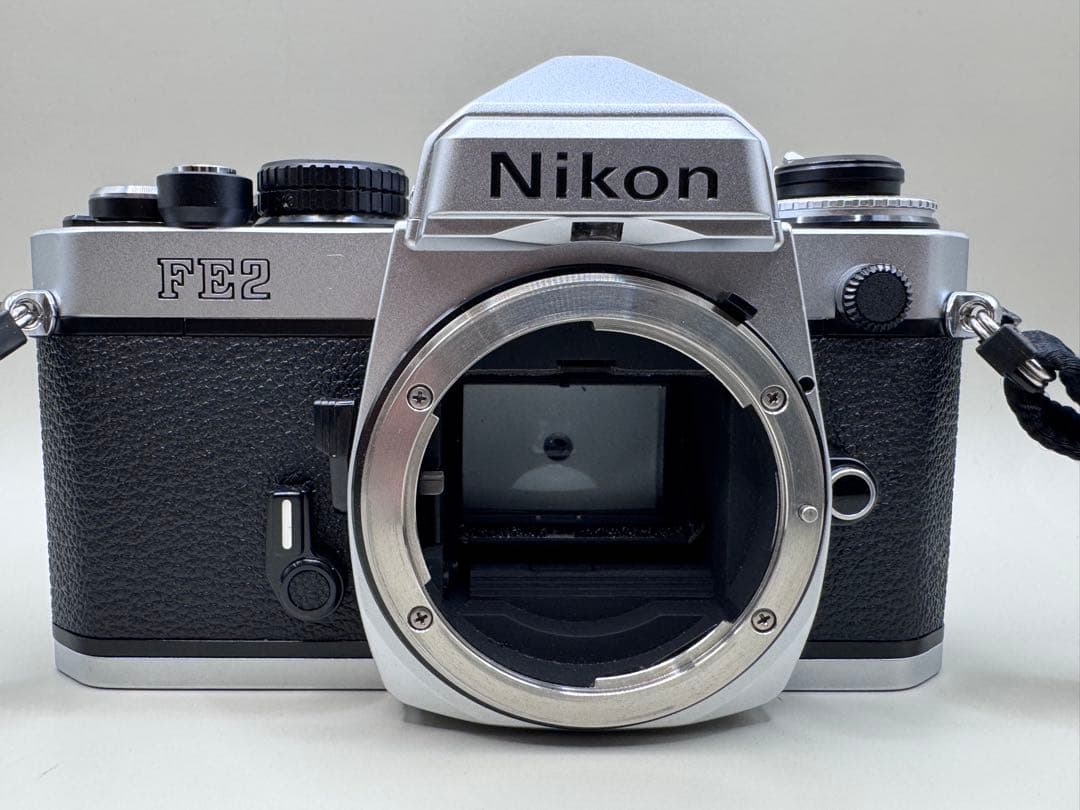 【超美品】 Nikon FE2 / Zoom-NIKKOR 35-105mm