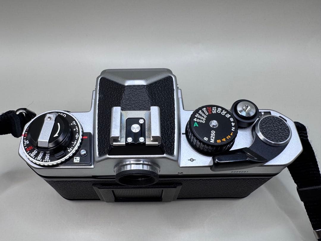 【超美品】 Nikon FE2 / Zoom-NIKKOR 35-105mm