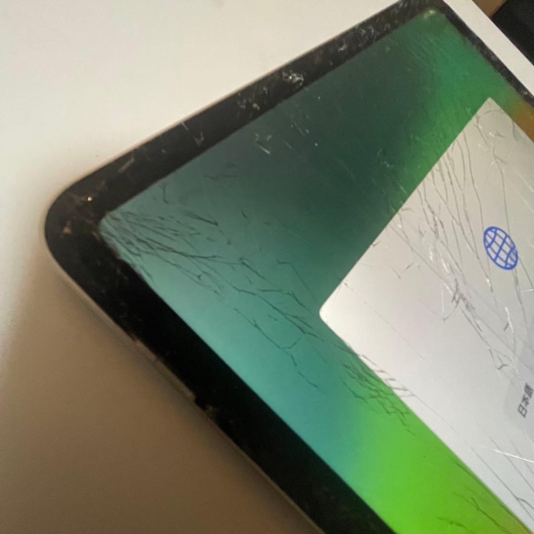 iPadPro11インチ第一世代256GB（画面割れ及びフレーム変形）