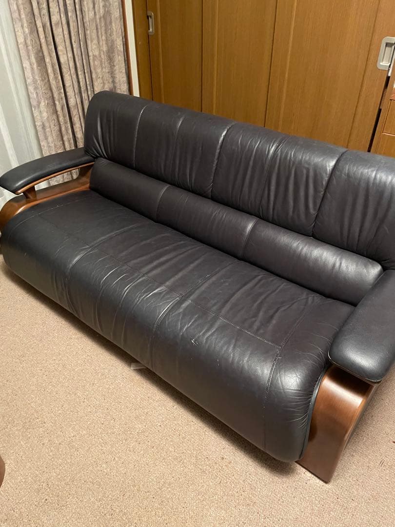 (送料込み)フジファニチア　ソファ3人掛け