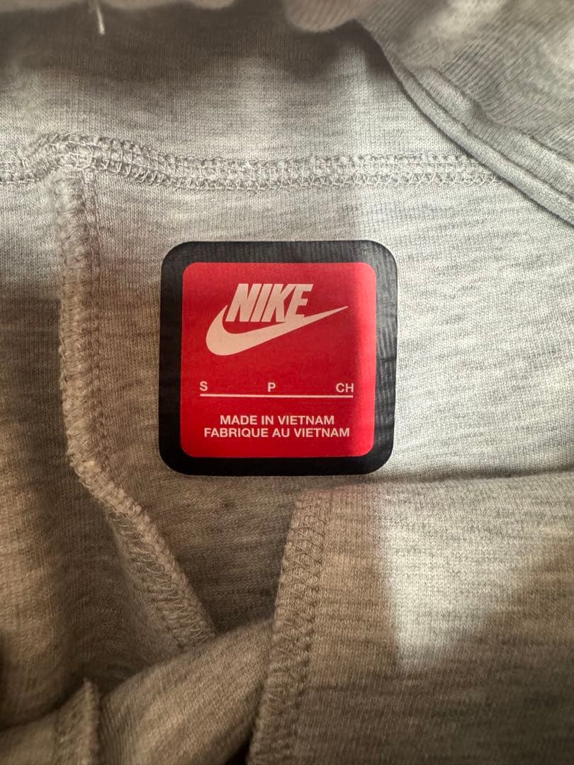 Nike テックフリース　正規品　早い者勝ち‼️